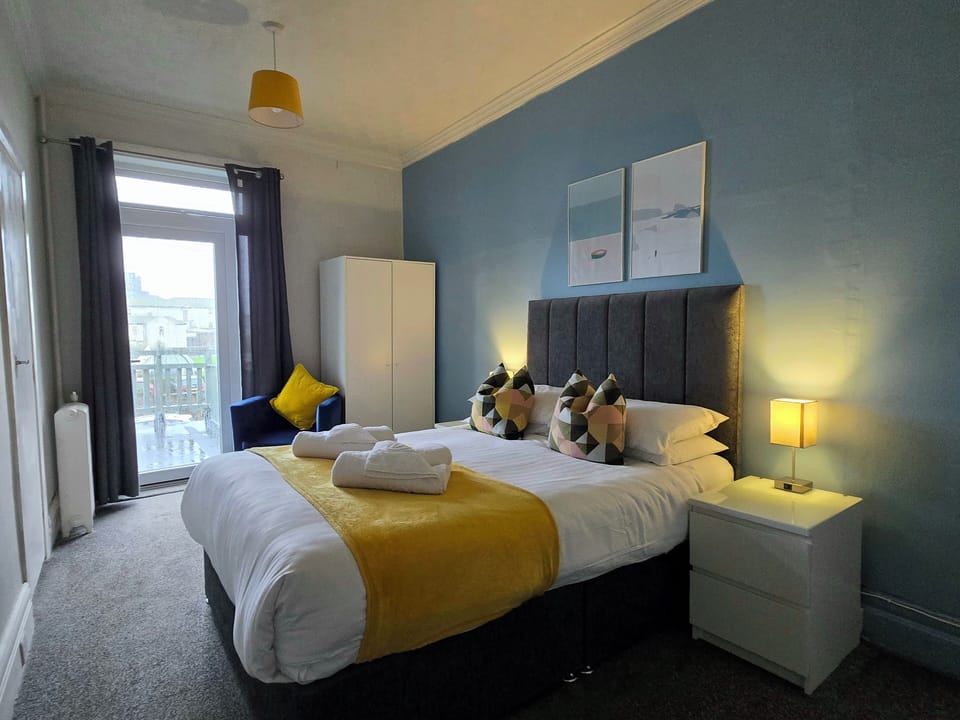 Classic Double Room, Partial Sea View with Balcony | In-room safe, iron/ironing board, free cribs/infant beds, travel crib