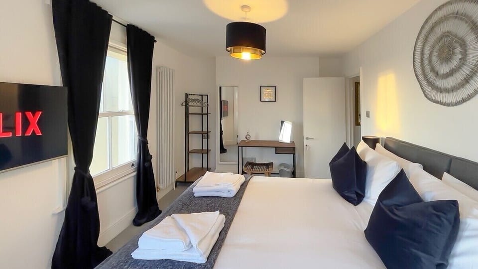 An extremely comfortable double bed.

