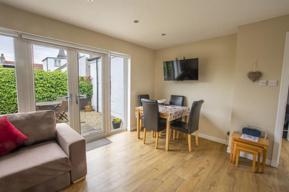 House | 2 bedrooms, WiFi