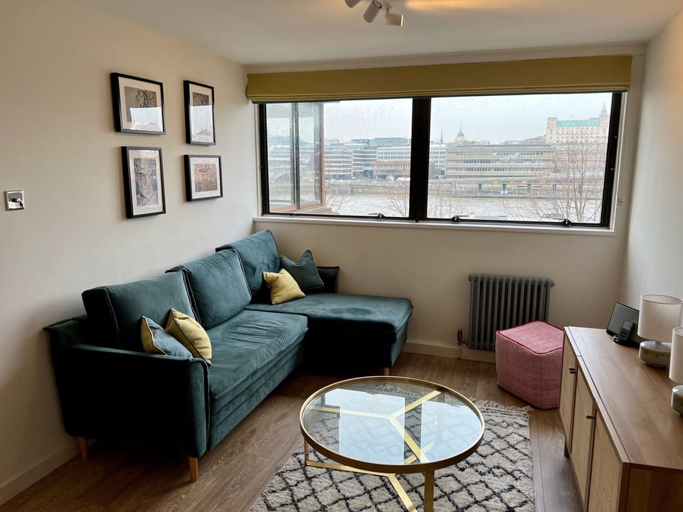 Superior Apartment, Private Bathroom | Lounge