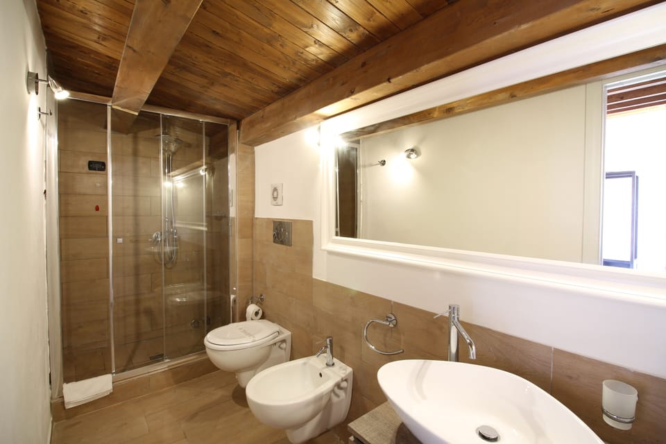 Standard Quadruple Room | In-room safe, desk, free WiFi, bed sheets