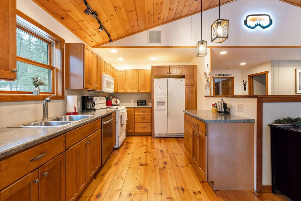 A chefs kitchen with all your dining essentials! 
