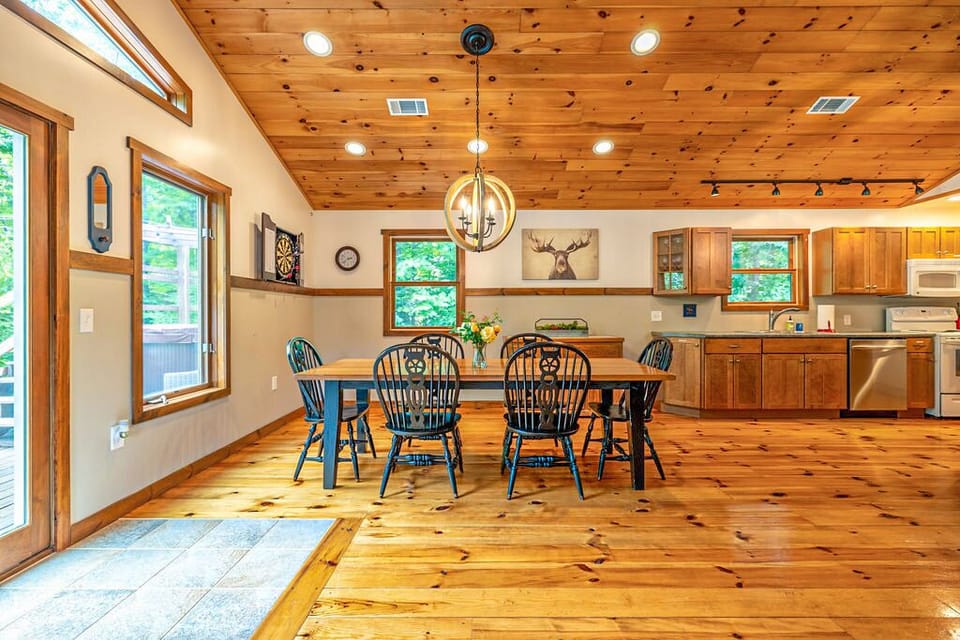 Spacious Dining Area