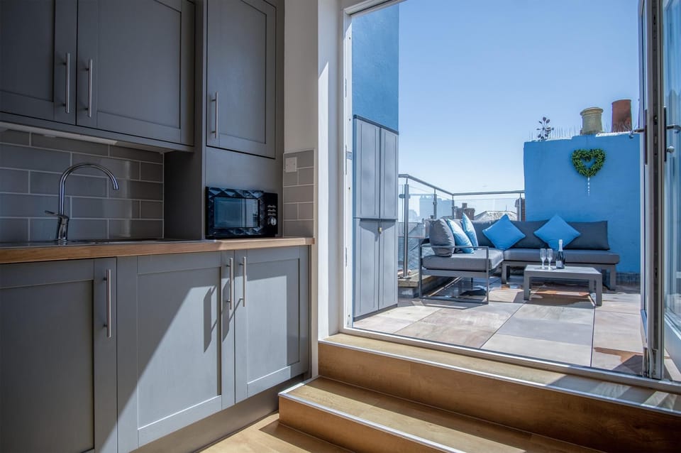 Ramsey Apartment - 2 Bedroom Apartment - Tenby (10710)