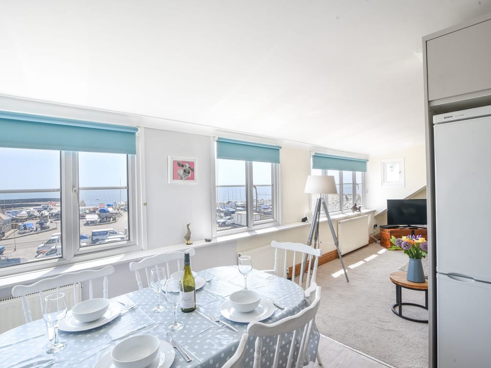 Cottage | Dining