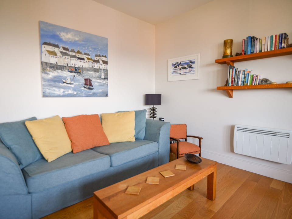Cottage | Living room | TV