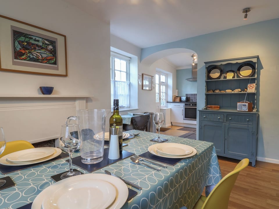 Cottage | Dining