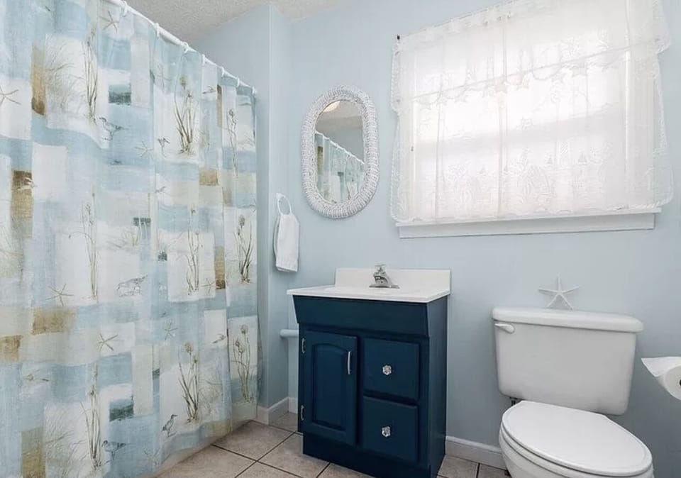 Private bathroom in Bedroom 2