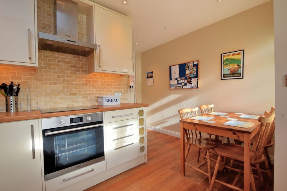 Cottage | Interior