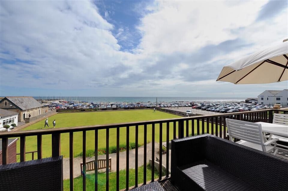 Cottage | Balcony