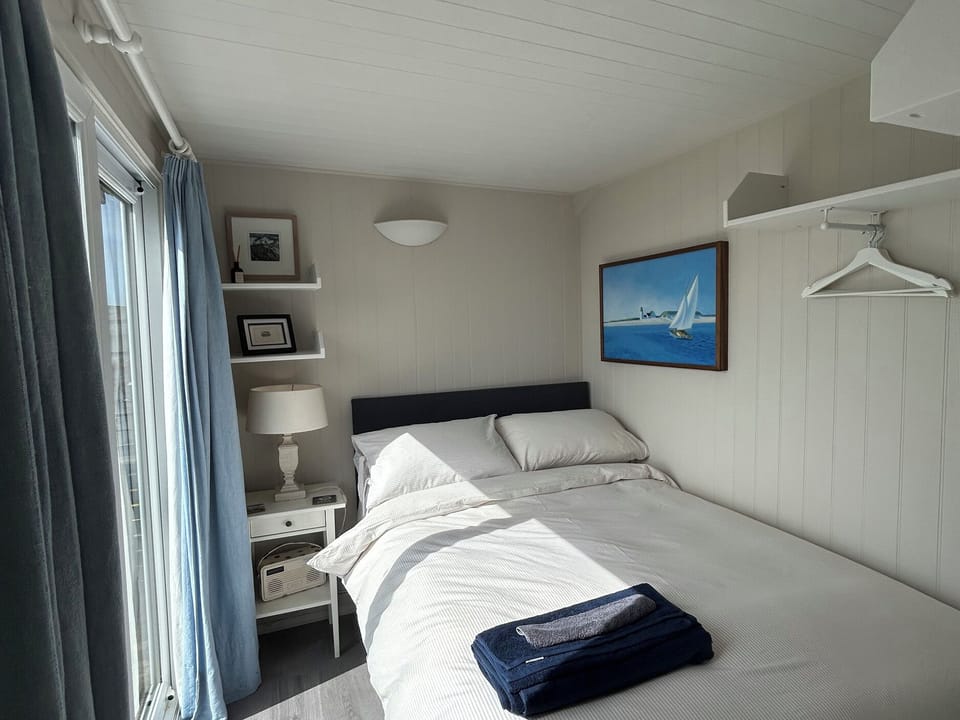 Cottage | 2 bedrooms, individually decorated, individually furnished, free WiFi