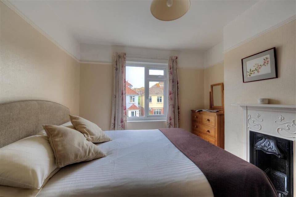 23 Lym Close Cottage in Lyme Regis