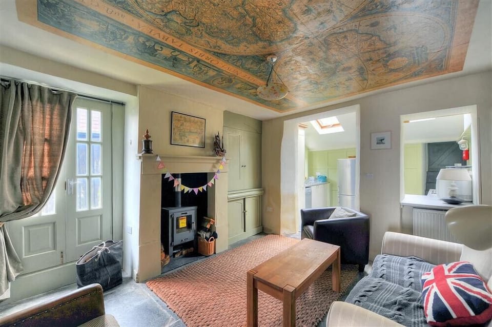 Cottage | Interior