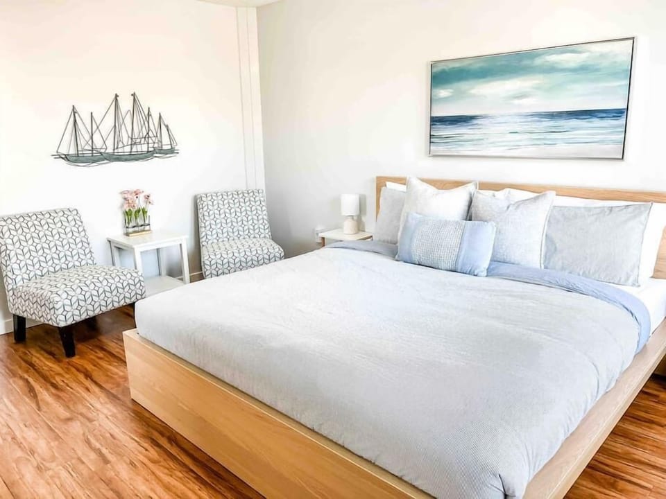 Bedroom #1 - King Bed with ensuite bathroom and walk in closet