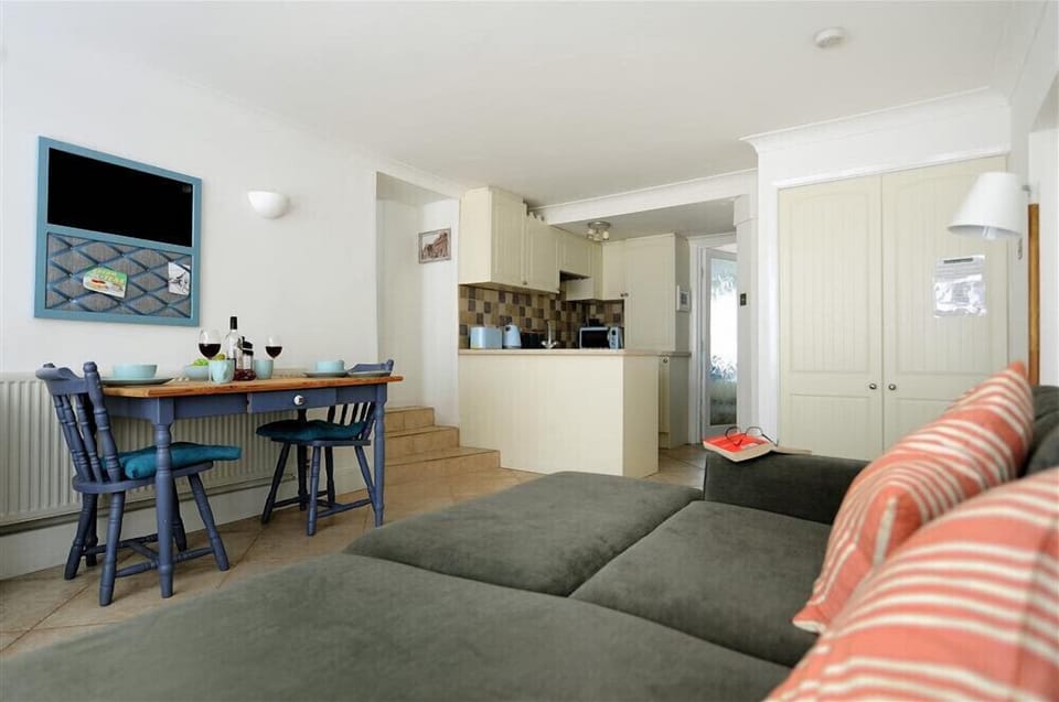 Cottage | Living room | DVD player
