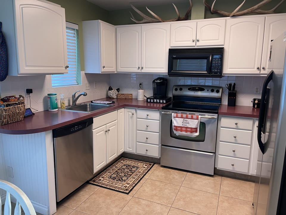 The kitchen has everything you need. Professionally cleaned after each use