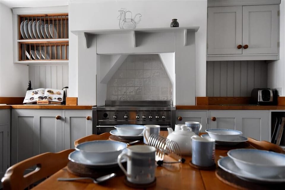 Cottage | Interior