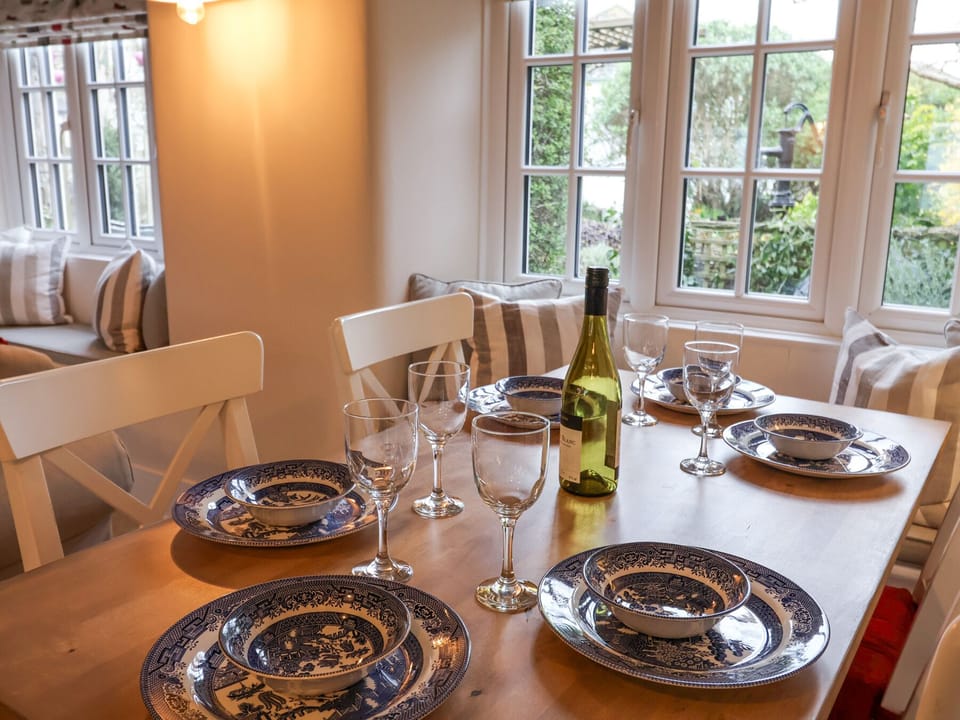 Cottage | Dining