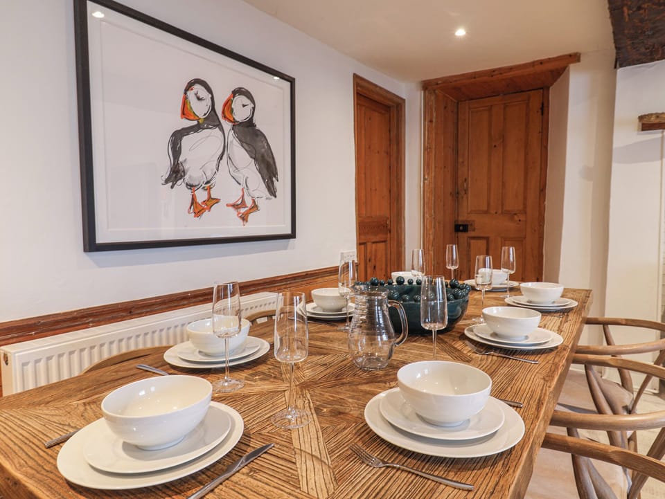 Cottage | Dining
