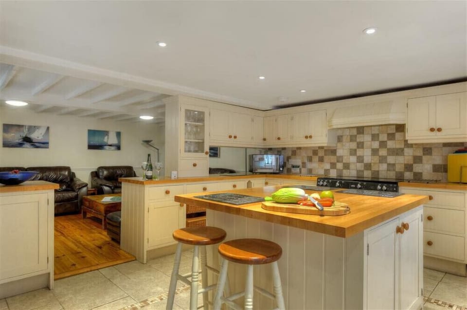 Cottage | Interior
