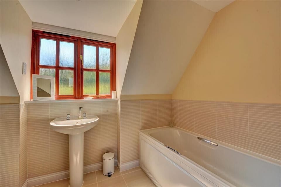 28 Barnes Meadow Cottage in East Devon District