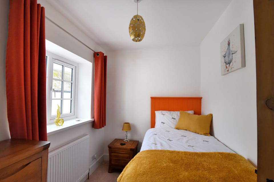 Cottage | 3 bedrooms, individually decorated, individually furnished, free WiFi