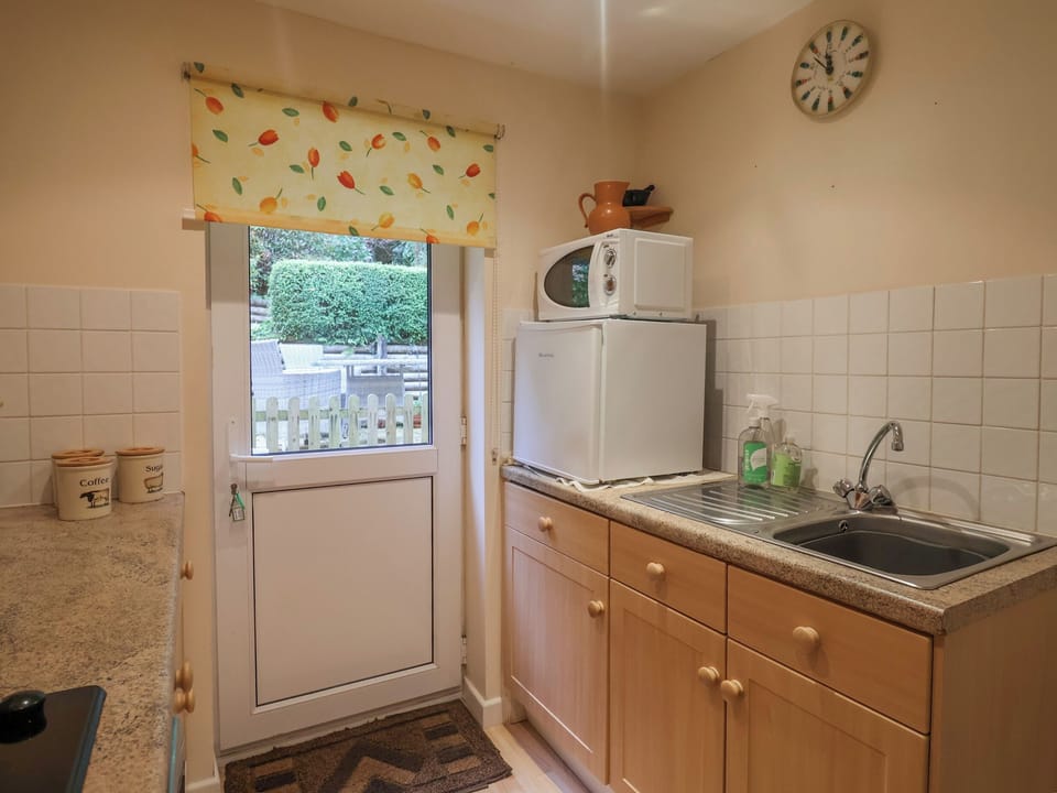 Cottage | Private kitchen | Cookware/dishes/utensils