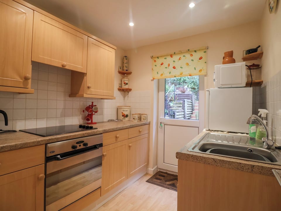 Cottage | Private kitchen | Cookware/dishes/utensils