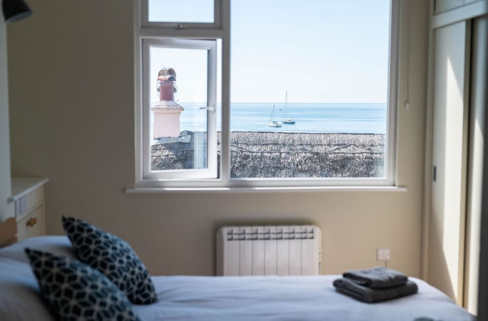 2 Beach Way House Cottage in Lyme Regis