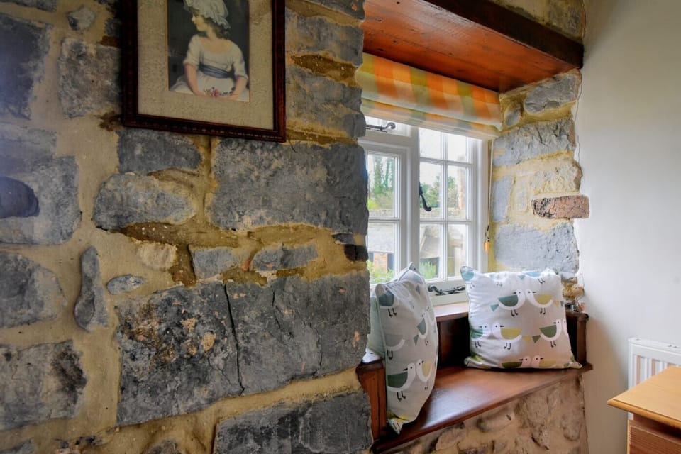 Cottage | 4 bedrooms, individually decorated, individually furnished, free WiFi