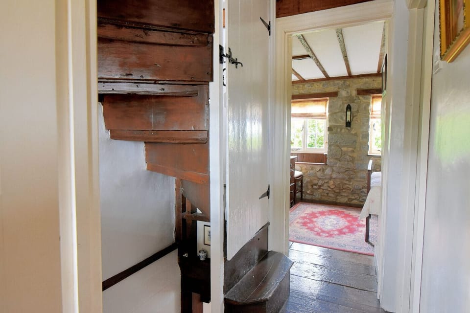 Cottage | Interior