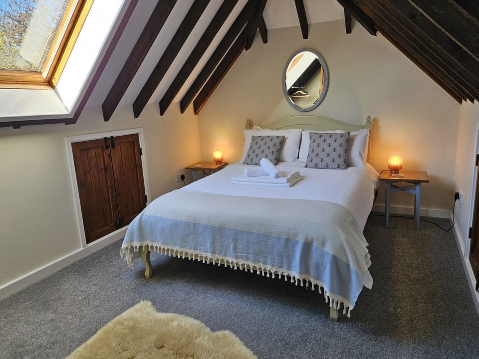 Cottage | 2 bedrooms, individually decorated, individually furnished, free WiFi