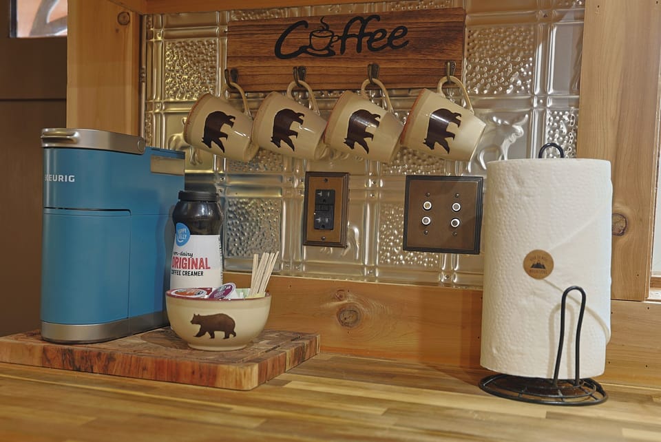 Keurig Coffee Machine with complimentary amenities