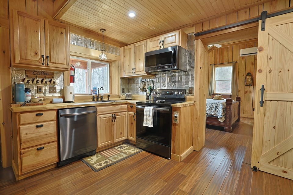 Kitchen-Dishwasher, Stove/Oven, Microwave