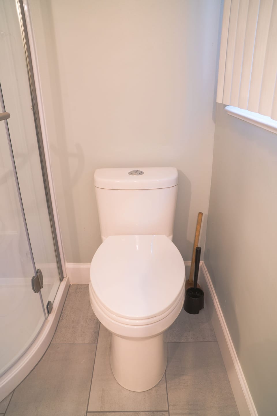 Elongated toilet