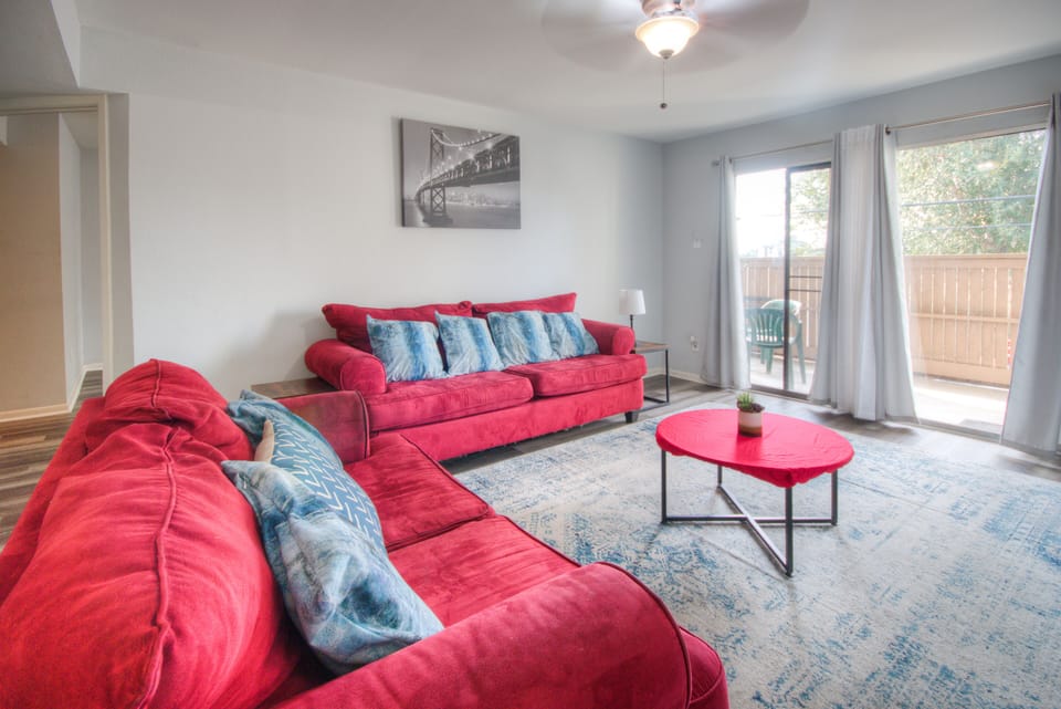 Spacious living room