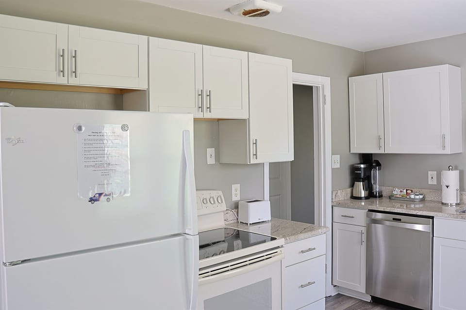 Kitchen with dishwasher