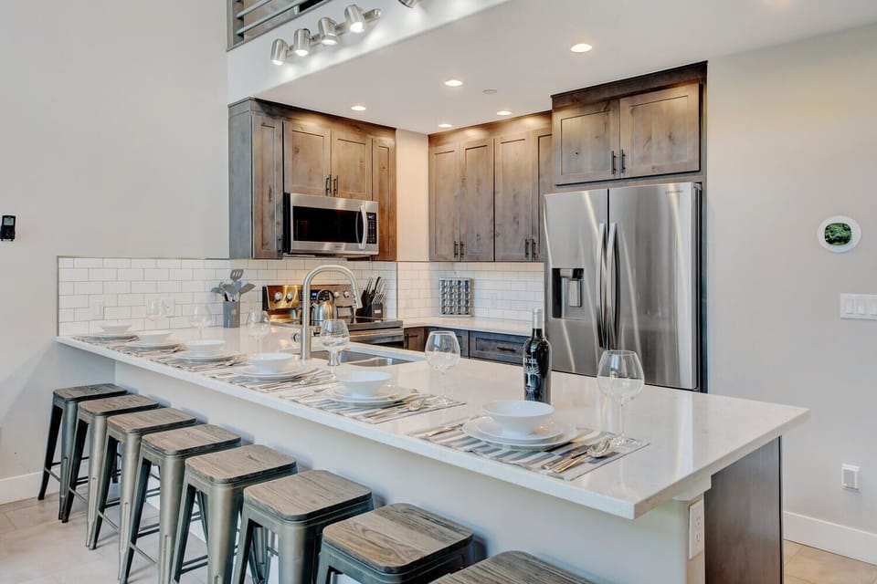 Fully Equipped Chef's Kitchen