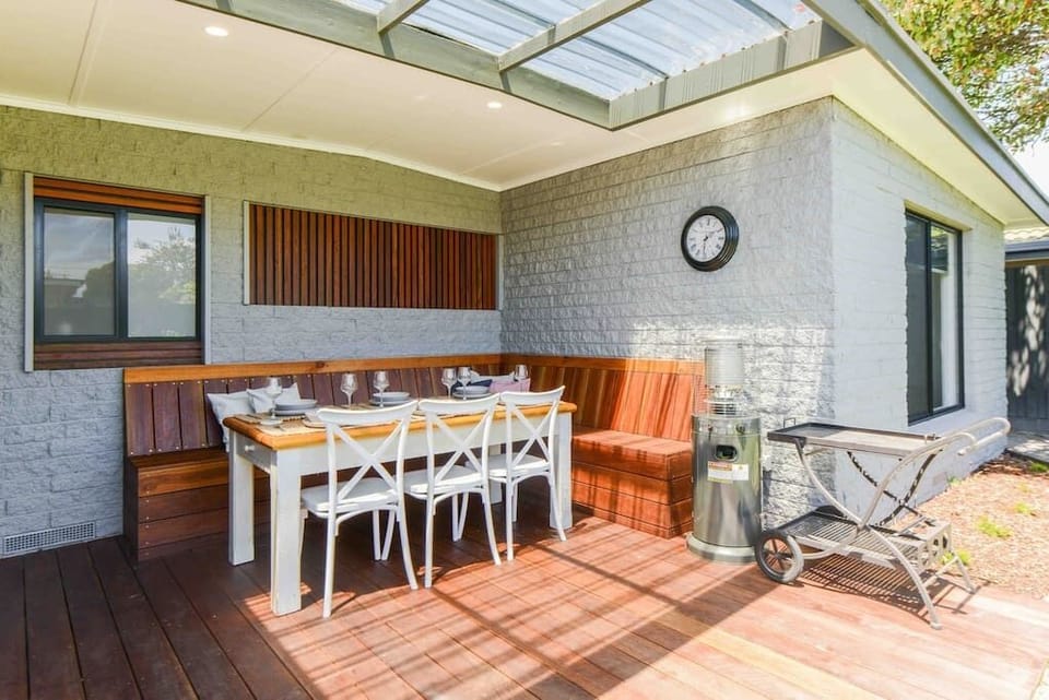 Undercover entertaining area