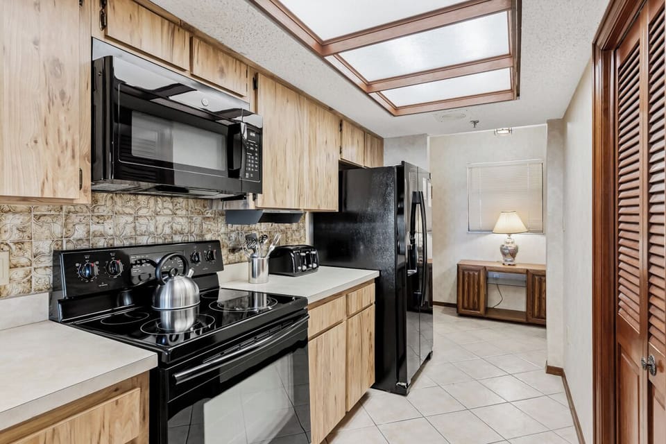 Full size, fully appointed kitchen