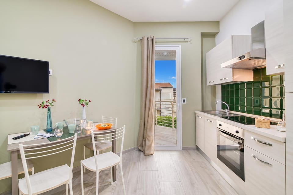 Kitchen and dining area