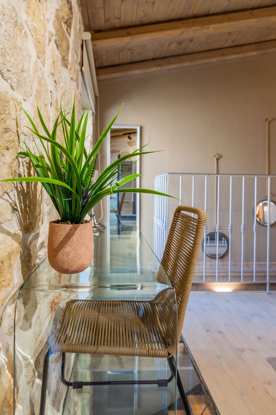 Various details of the apartment