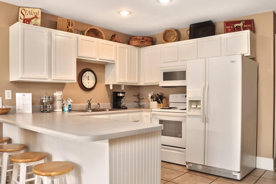 House, Multiple Beds (Barrier Dunes 426  Beach House Too) | Private kitchen