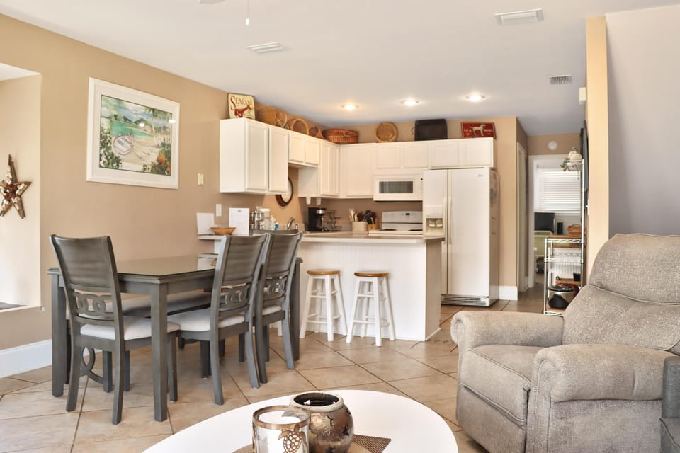 House, Multiple Beds (Barrier Dunes 426  Beach House Too) | Dining