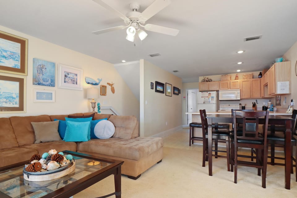 House, Multiple Beds (Barrier Dunes 254 ) | Living area