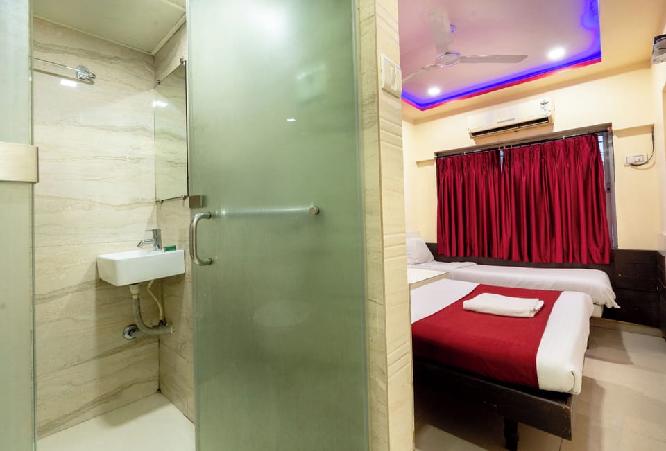 Deluxe Room | Free WiFi, bed sheets