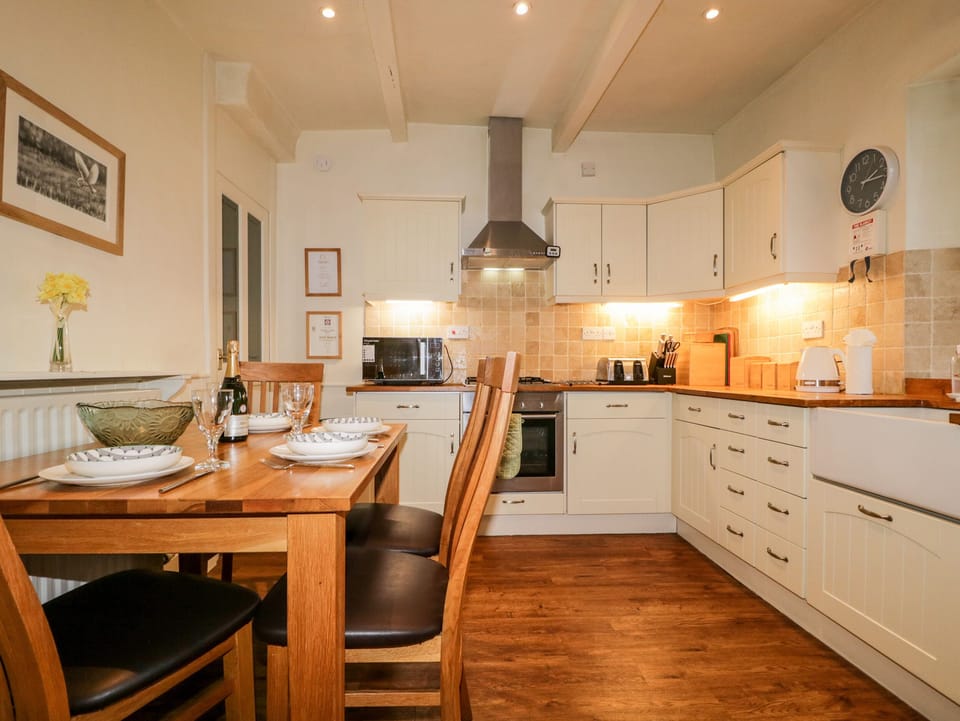 Cottage | Interior