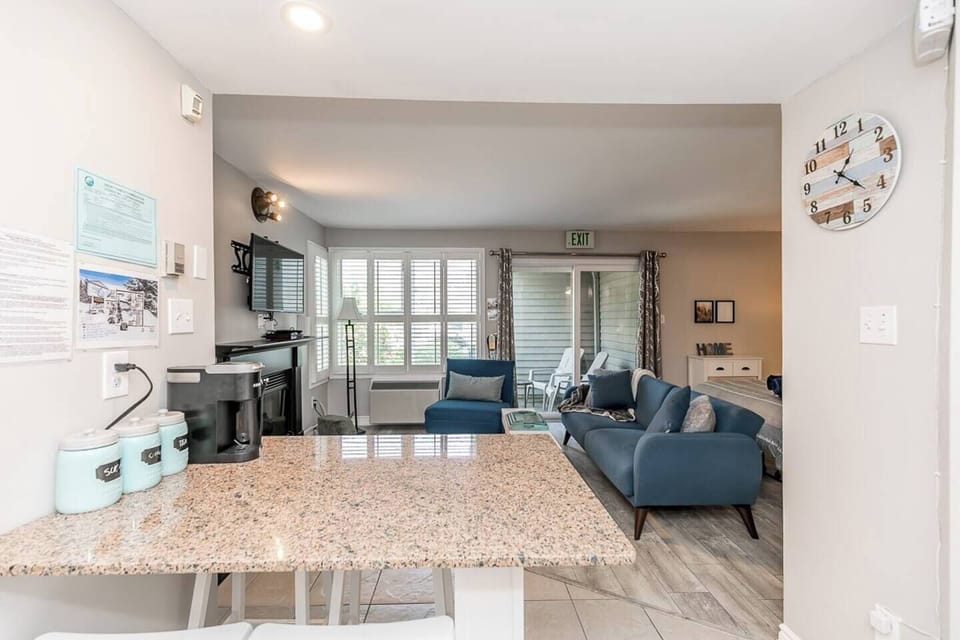 Open concept. Coffee and tea for your pleasure.