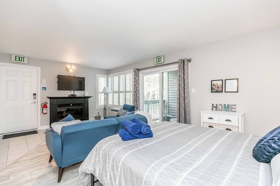 Lots of natural light. All the safety features of a legal short-term rental are in place.