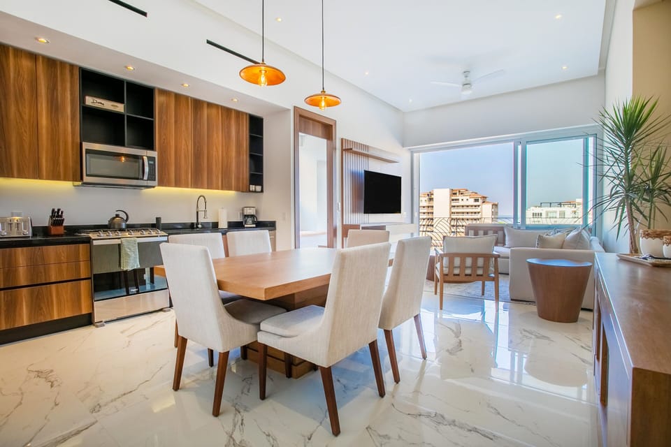 Dining Area with Space for 6